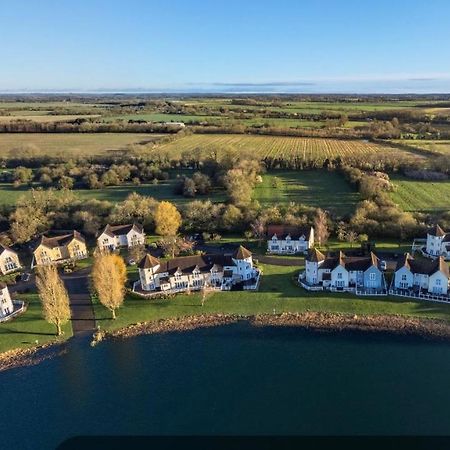 סאות' סרני Liming Lodge - Lakeside Home In The Cotswolds מראה חיצוני תמונה