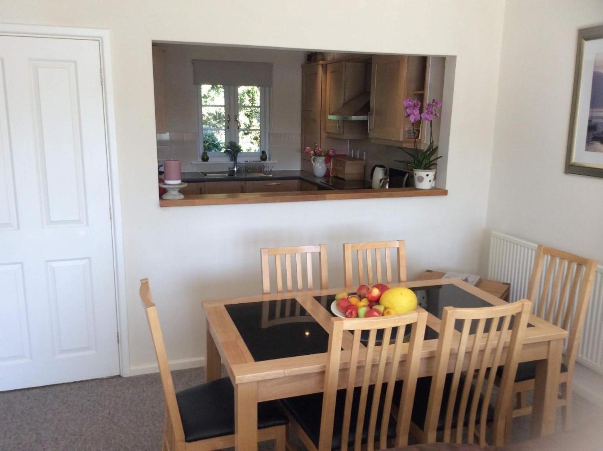 סאות' סרני Liming Lodge - Lakeside Home In The Cotswolds מראה חיצוני תמונה