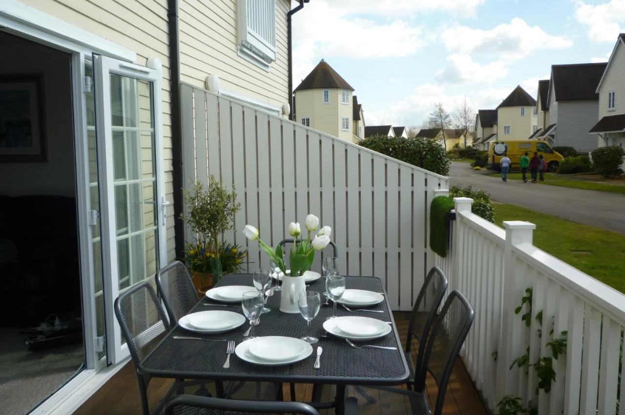 סאות' סרני Liming Lodge - Lakeside Home In The Cotswolds מראה חיצוני תמונה