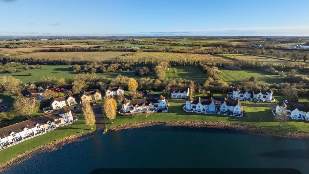 סאות' סרני Liming Lodge - Lakeside Home In The Cotswolds מראה חיצוני תמונה